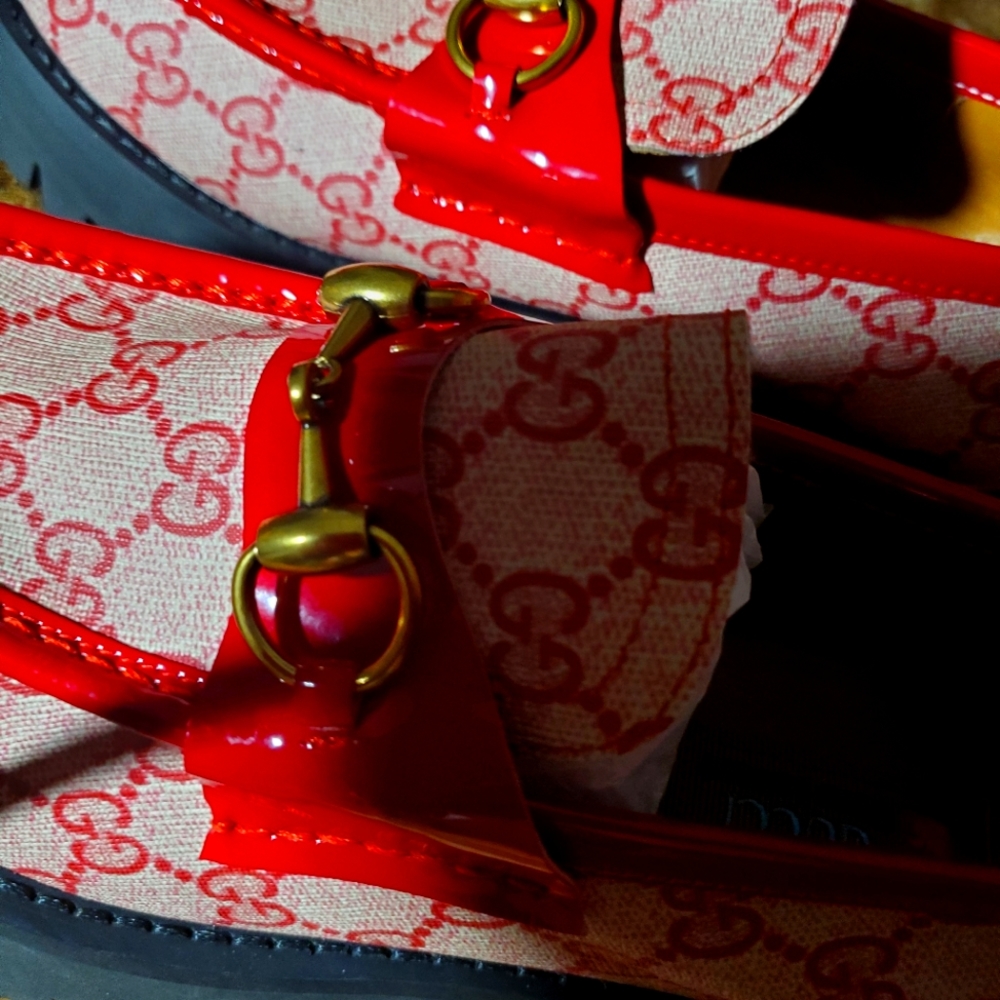 Women's shoes